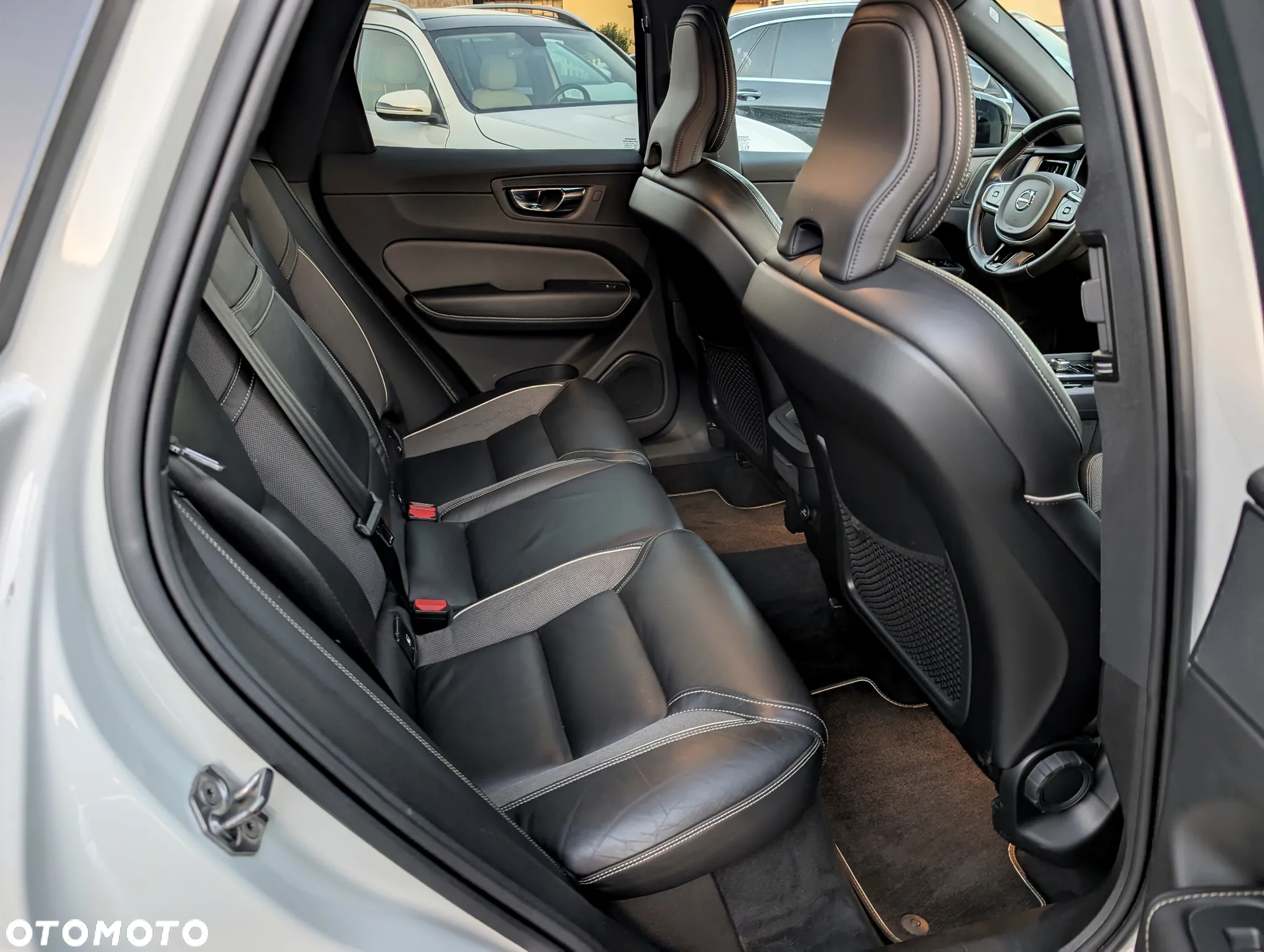 Volvo XC 60 B5 D AWD R-Design - 15
