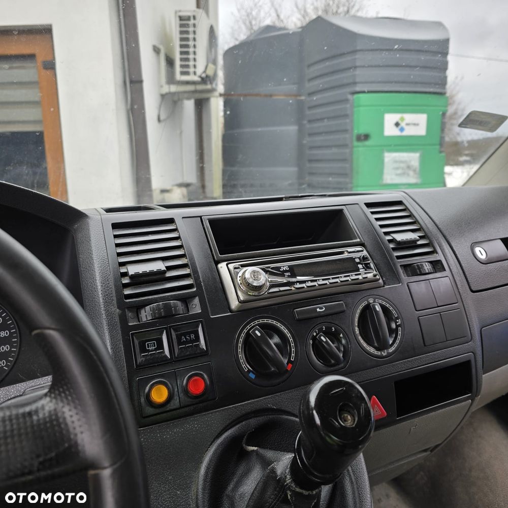 Volkswagen Transporter - 11