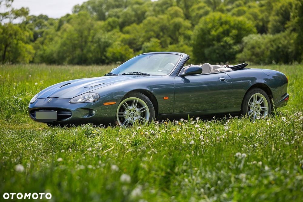 Jaguar XK8 - 1