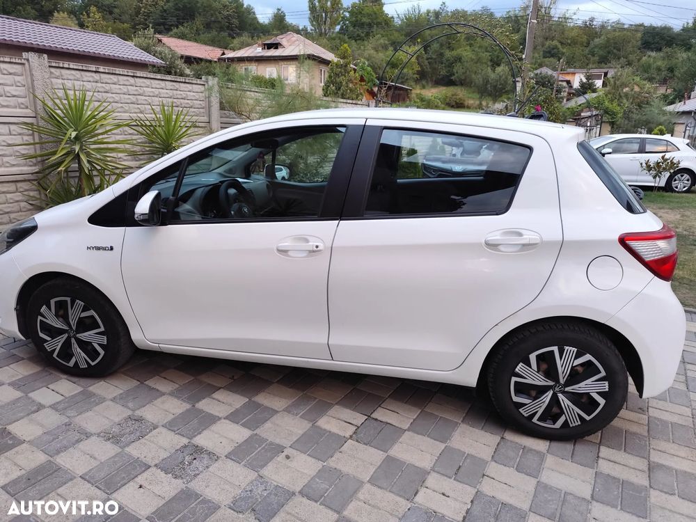 Toyota Yaris 1.5 VVT-i HSD Terra - 4