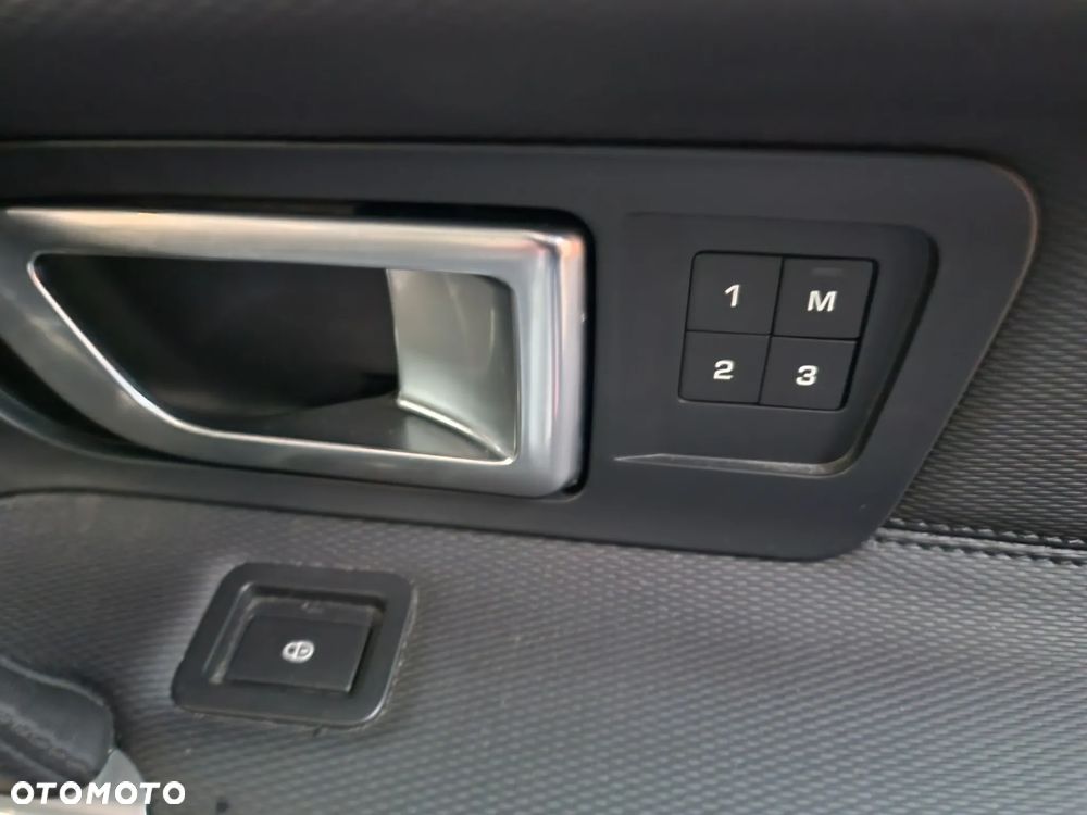 Land Rover Discovery Sport 2.0 D180 R-Dynamic HSE - 17