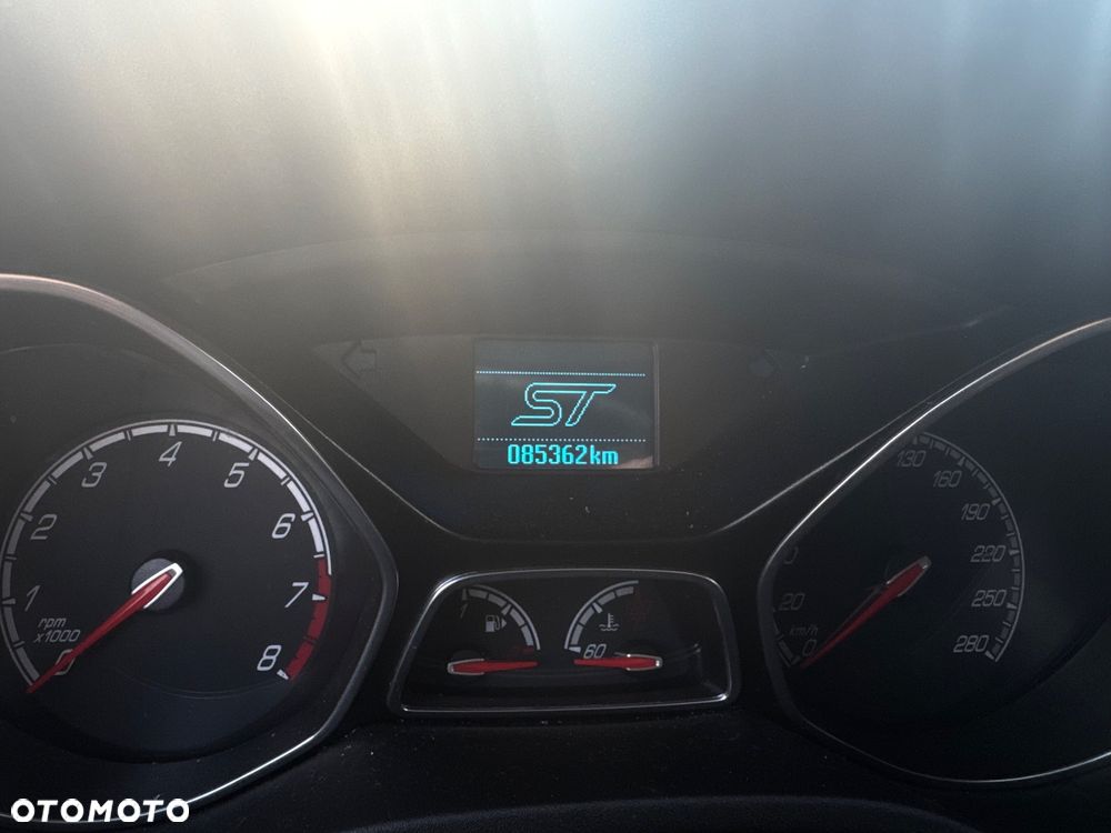 Ford Focus ST - 15
