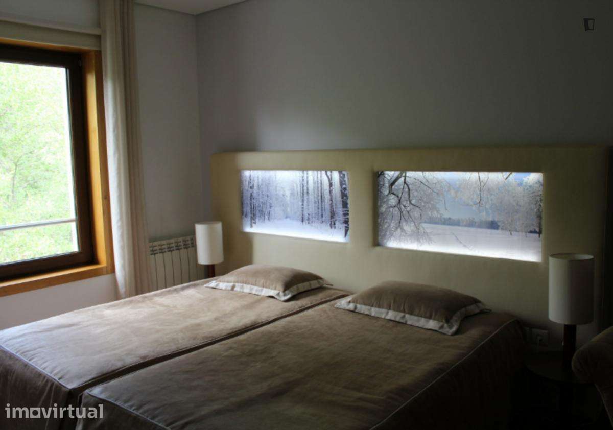 Casa com 5 quartos - localizado em Braganca - Grande imagem: 2/31
