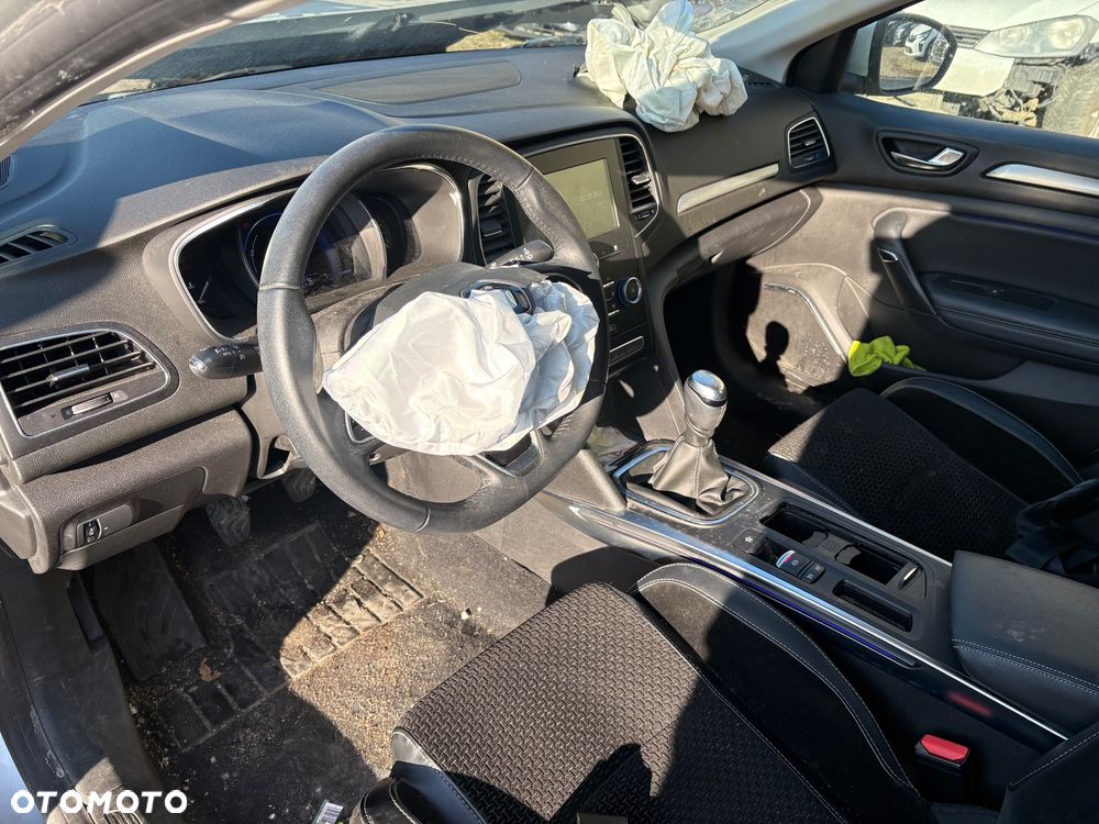 Renault Megane TCe 115 GPF LIMITED - 9