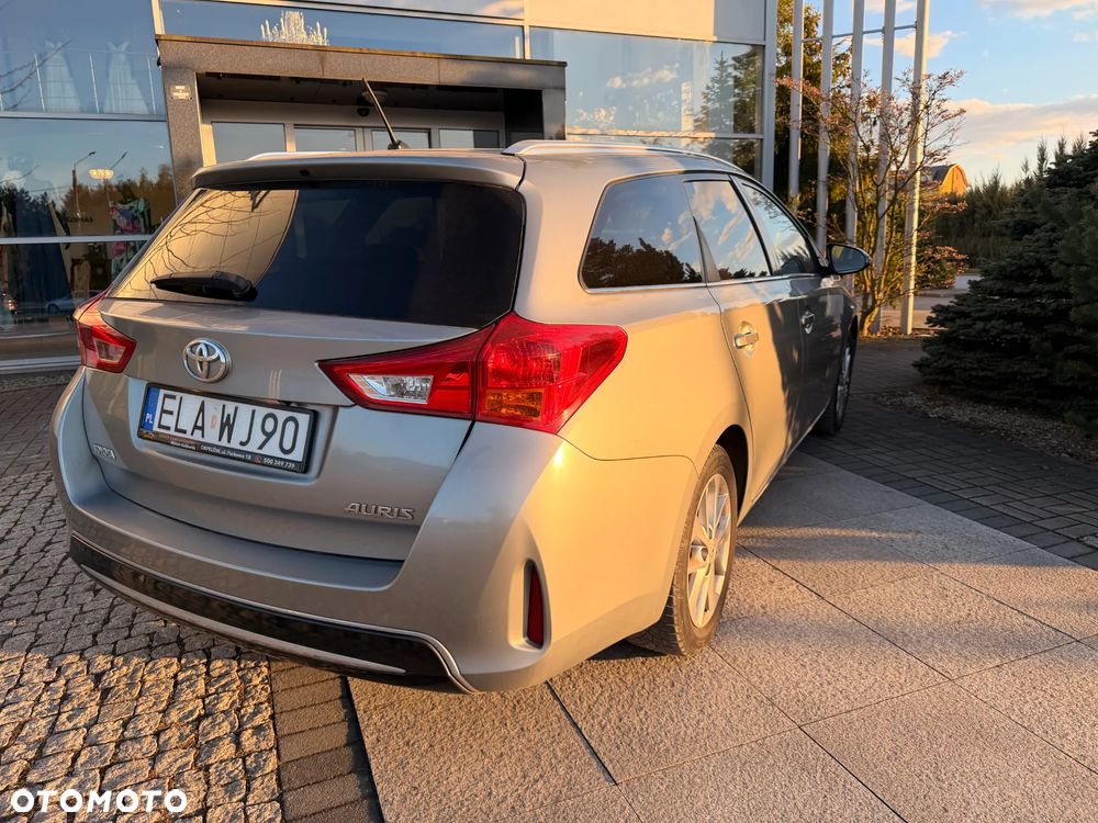 Toyota Auris 1.6 Executive - 29