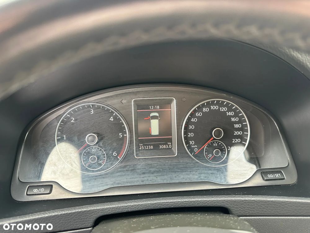 Volkswagen Multivan - 13