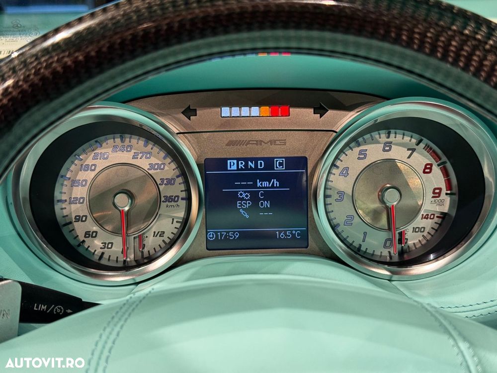 Mercedes-Benz SLS 63 AMG - 32