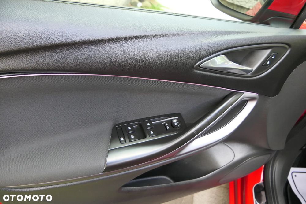 Opel Astra 1.4 Turbo Business - 31