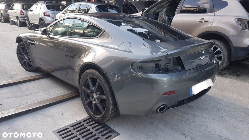 Aston Martin V8 Vantage 4,7 SportShift - 4
