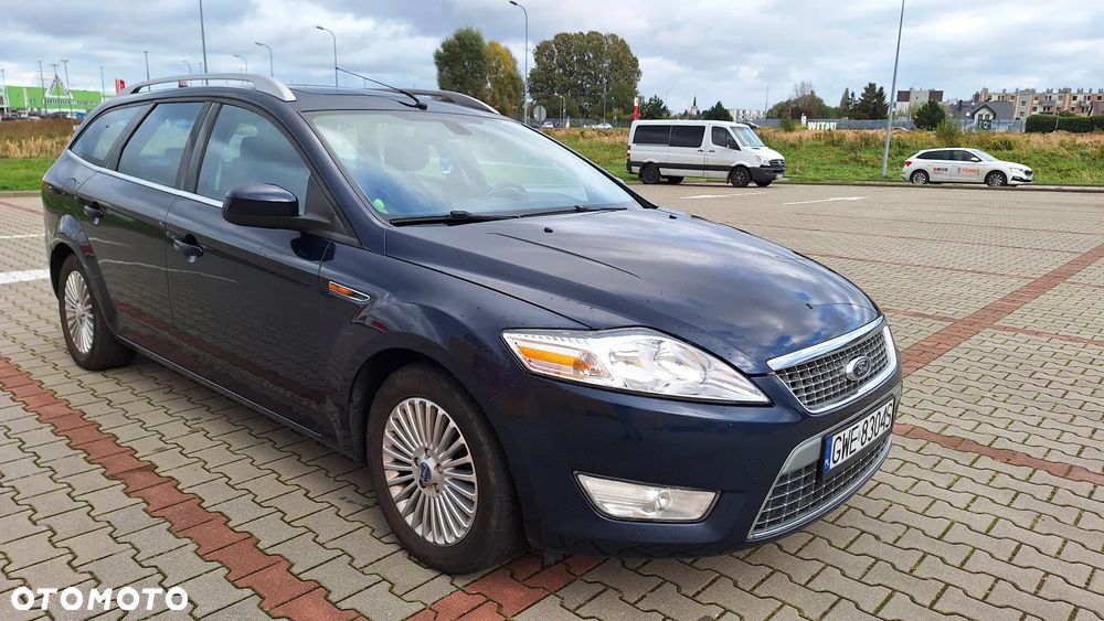 Ford Mondeo 2.0 Ambiente - 11