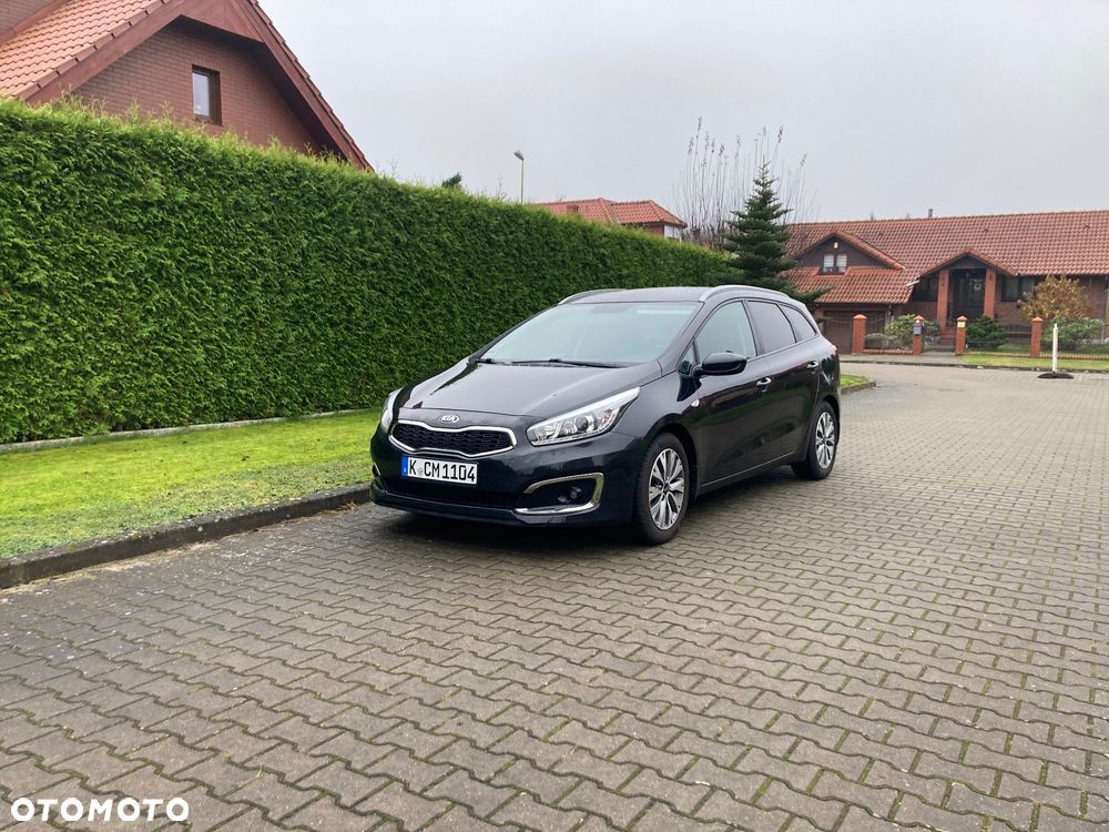 Kia Ceed 1.6 GDI SW ISG Dream-Team Edition - 17