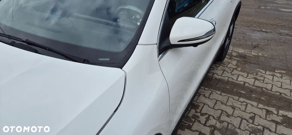 Mercedes-Benz GLA - 4