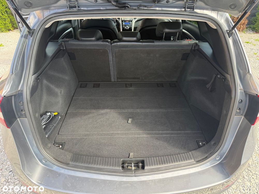 Hyundai i30 blue 1.6 CRDi YES Gold - 24