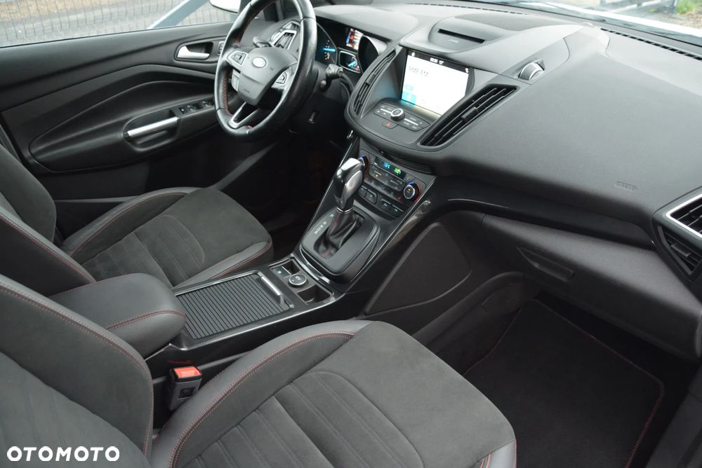 Ford Kuga 2.0 TDCi 4x4 ST-Line - 6