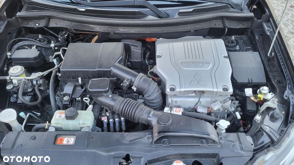 Mitsubishi Outlander - 15