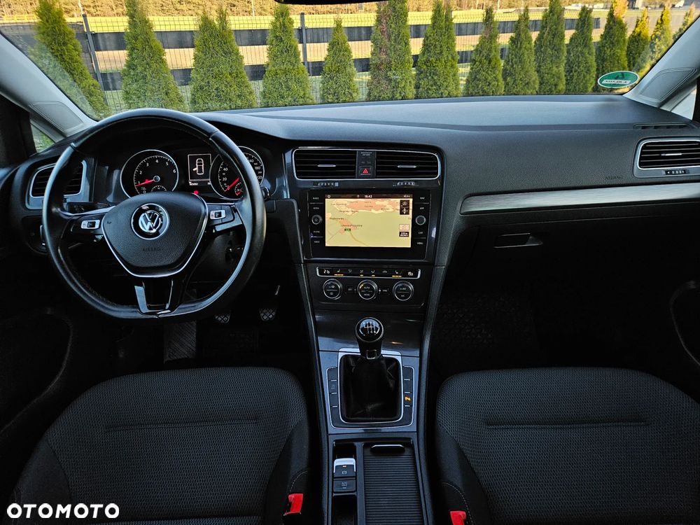 Volkswagen Golf - 23