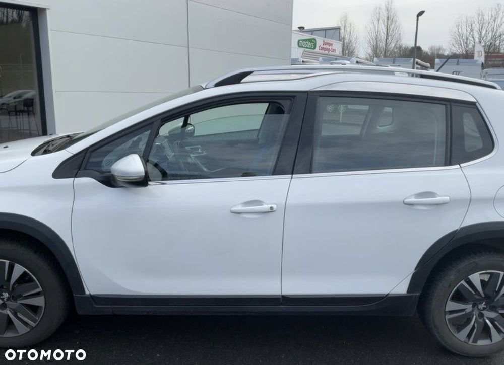 Peugeot 2008 1.2 Pure Tech GPF Allure S&S EAT6 - 5