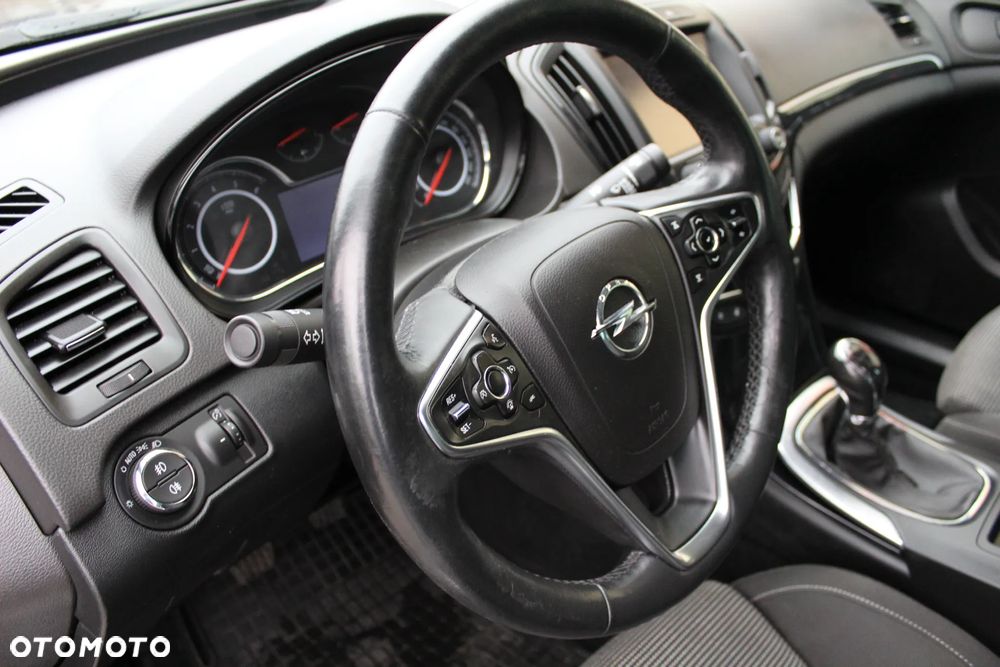 Opel Insignia - 18