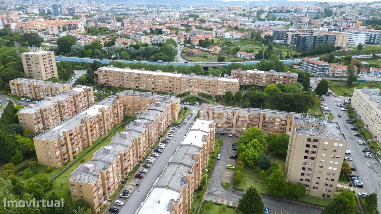 T3 c/ Lavandaria situado na zona de Coimbrões, Vila Nova de Gaia - Grande imagem: 4/27
