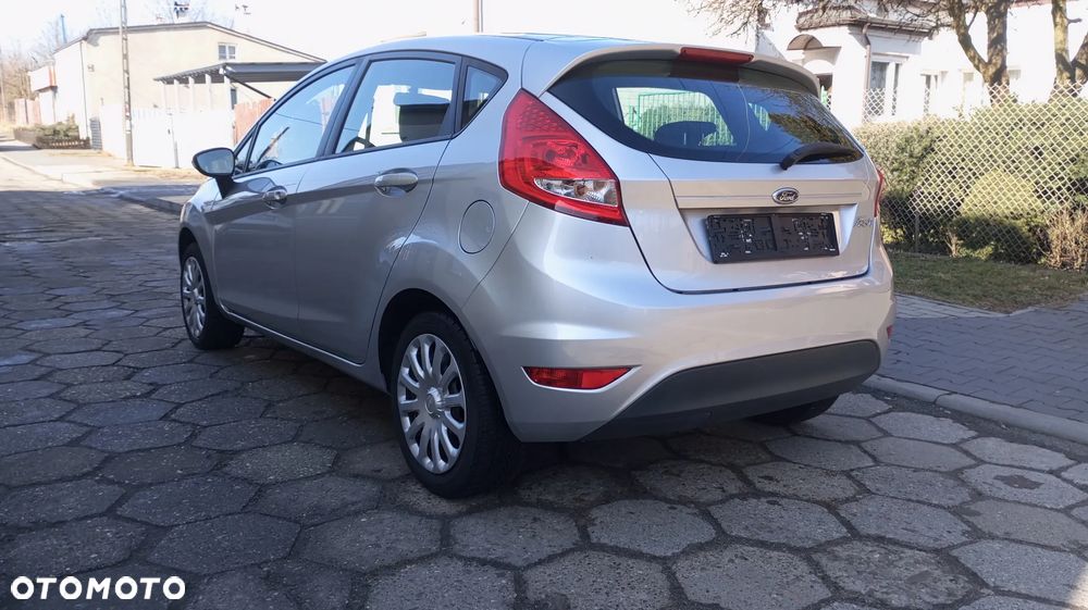 Ford Fiesta - 9