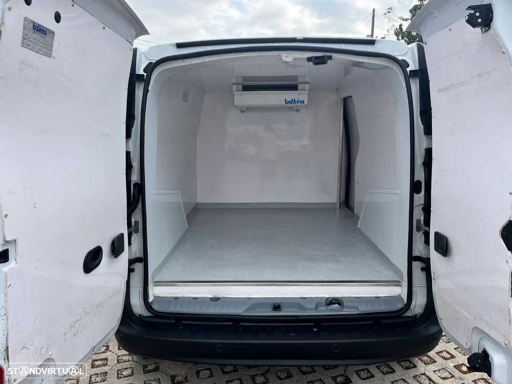 Renault KANGOO MAXI COM FRIO - 8