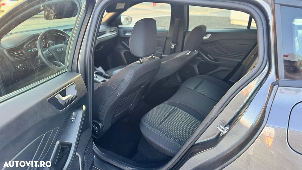 Ford Focus 1.5 EcoBlue Start-Stopp-System Aut. ST-LINE DESIGN - 12