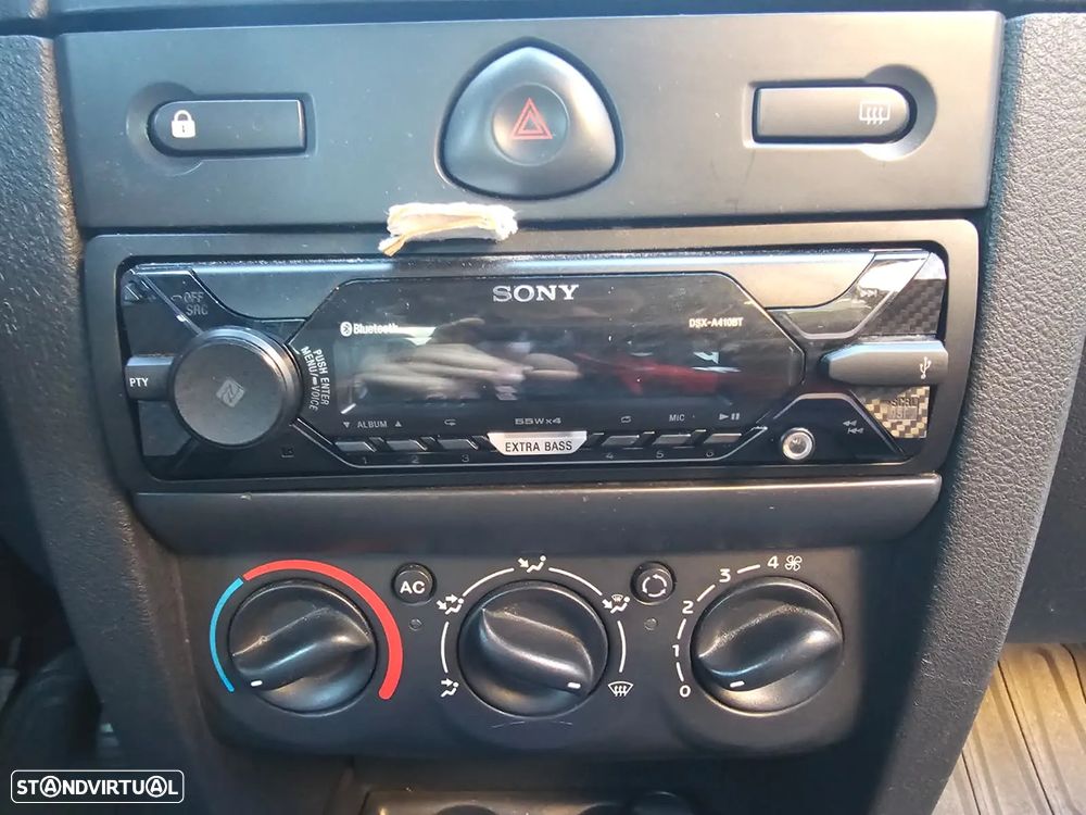 Renault Clio - 12