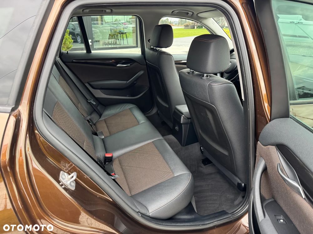 BMW X1 sDrive18d xLine - 22
