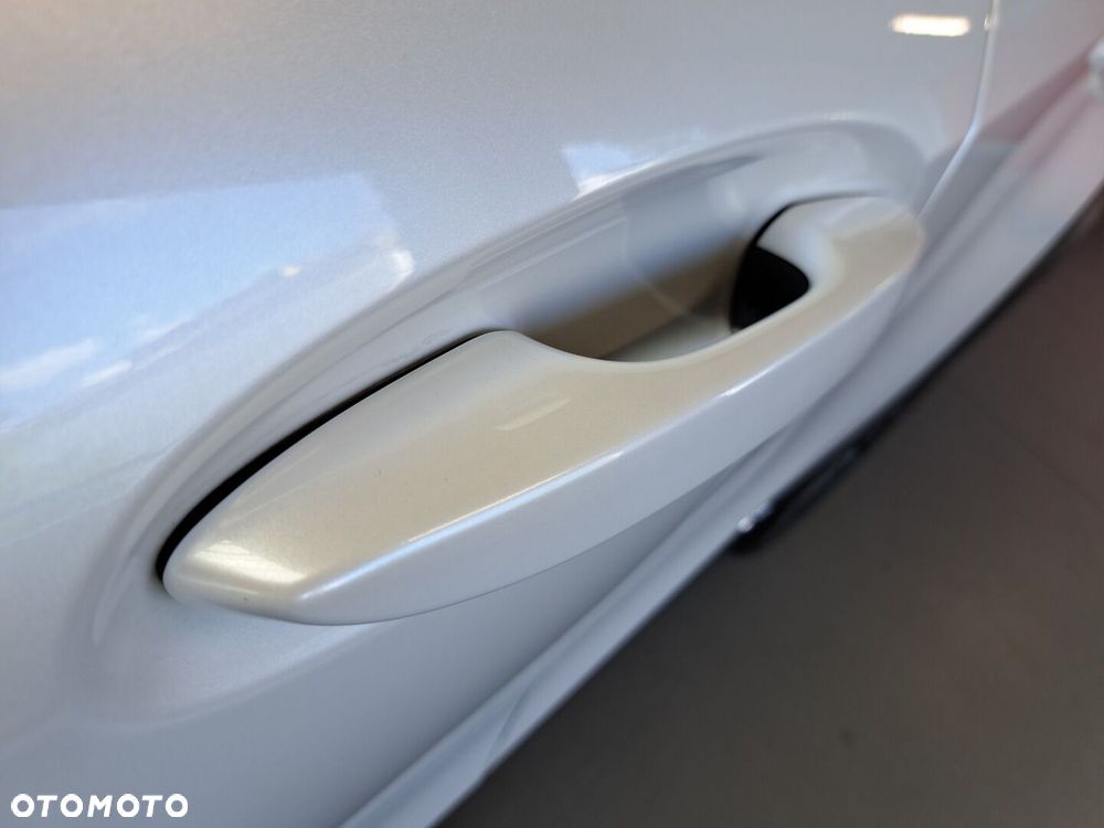 Lexus UX - 38