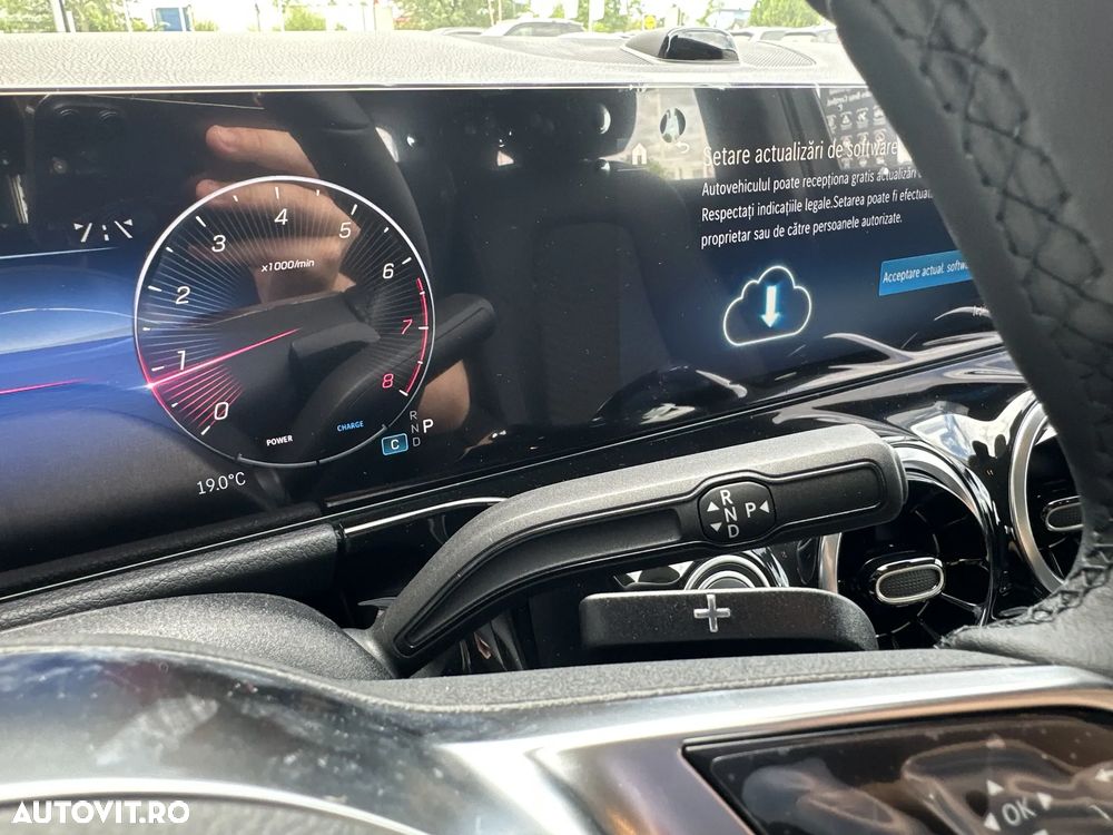 Mercedes-Benz GLA 180 7G-DCT Special Edition - 15