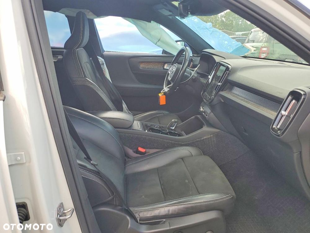 Volvo XC 40 T5 AWD R-Design - 8