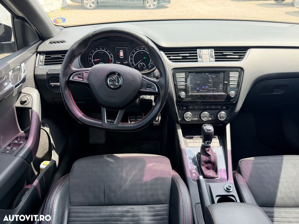 Skoda Octavia 2.0 TDI DSG RS - 9