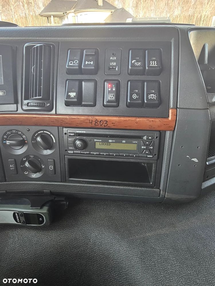 Volvo FM 6X2 - 8