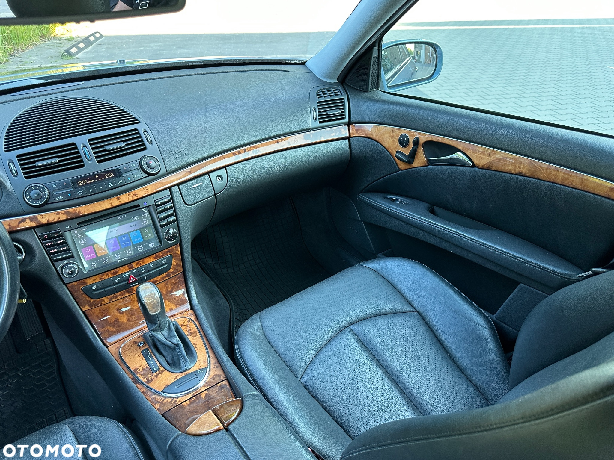 Mercedes-Benz Klasa E 320 4-Matic T Elegance - 26