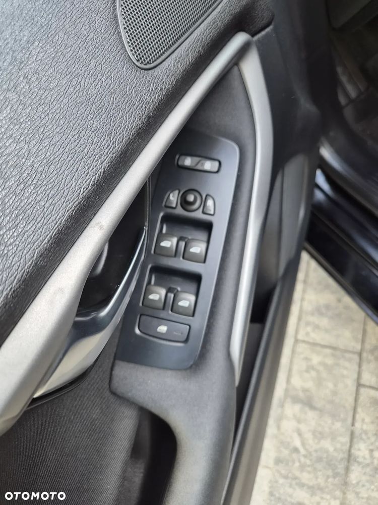 Volvo V40 D2 Drive-E Momentum - 13