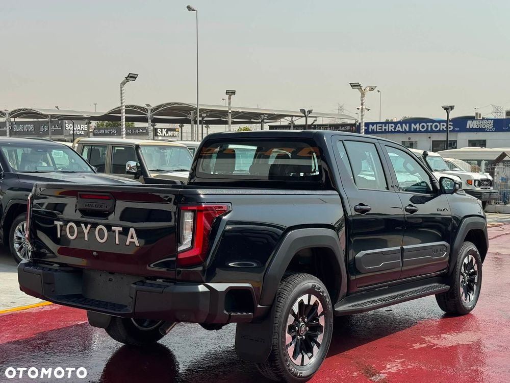 Toyota Hilux 2.8 D-4D Double Cab GR Sport II 4x4 - 2