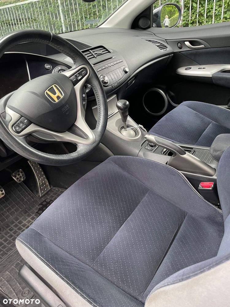 Honda Civic 1.8 Comfort - 11