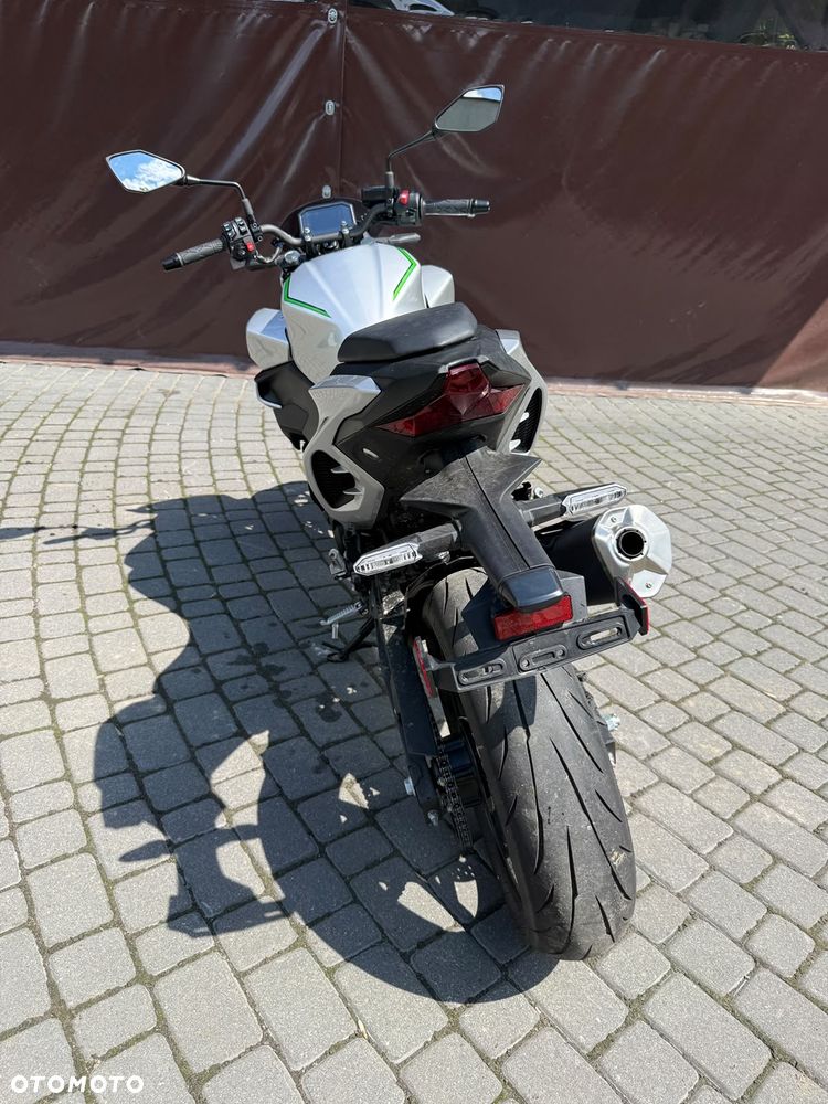 Kawasaki Z - 11