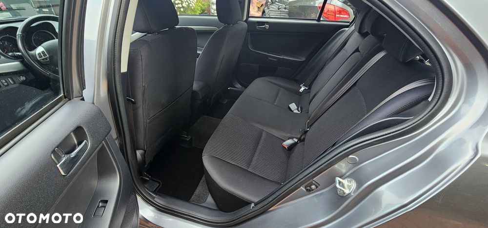 Mitsubishi Lancer - 6