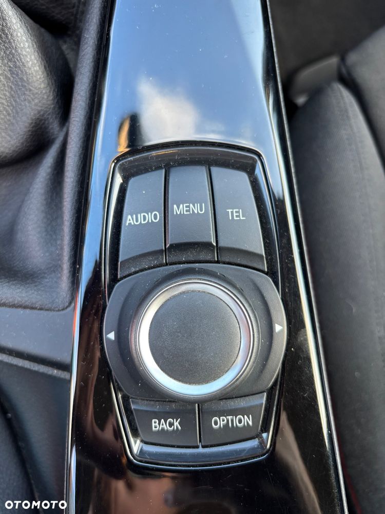 BMW Seria 3 318d Sport Line - 11