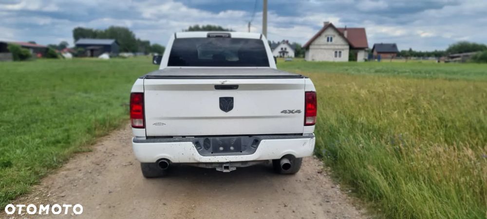 Dodge RAM 1500 5.7 4x4 - 8
