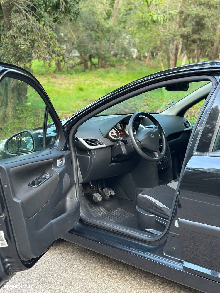 Peugeot 207 1.4 16V Trendy - 8