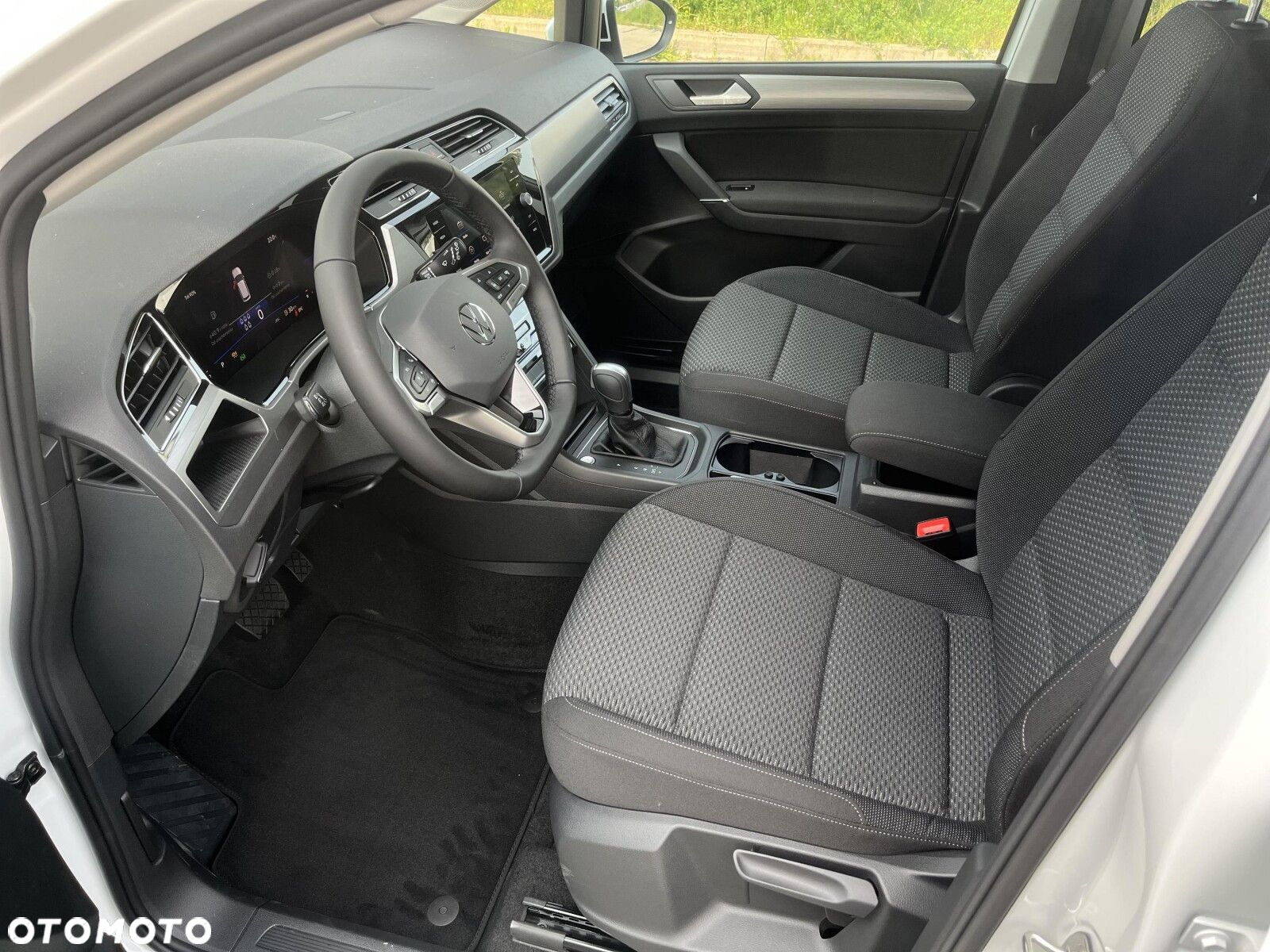 Volkswagen Touran - 26