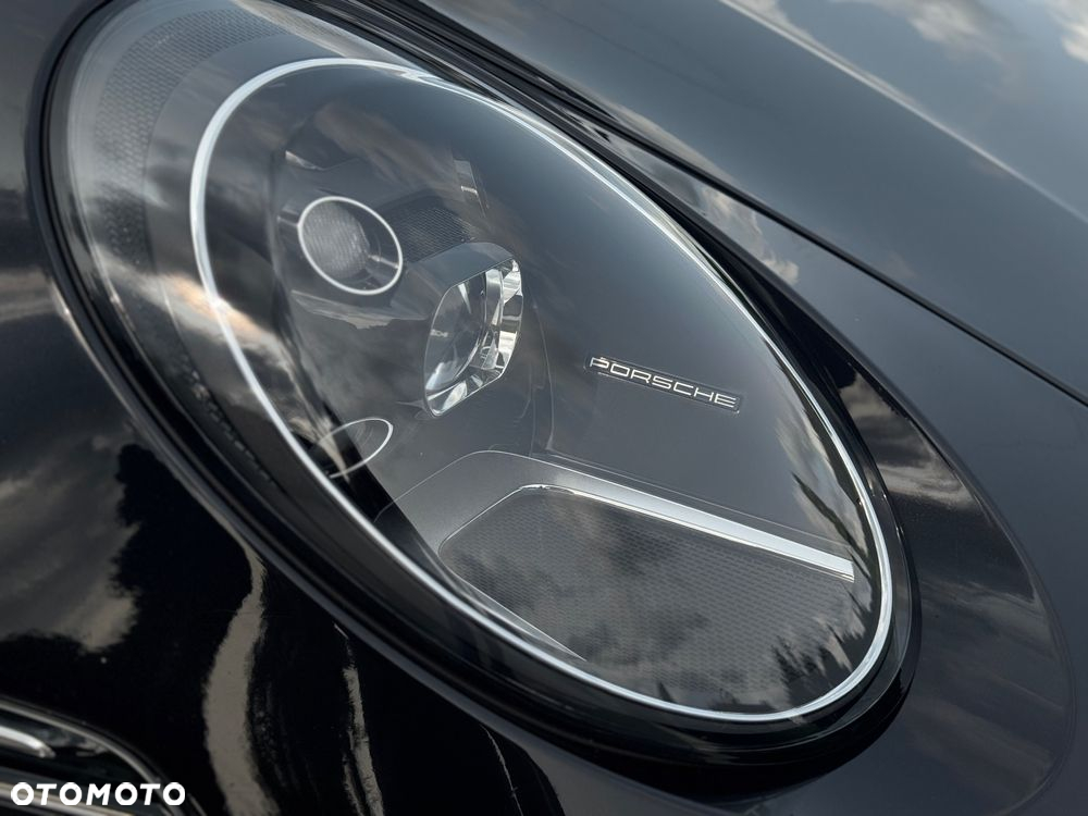 Porsche 911 Carrera 4S - 24