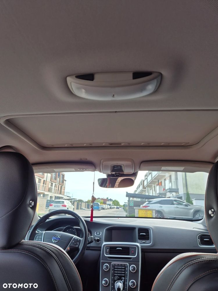 Volvo S60 T5 Drive-E R-Design Momentum - 25