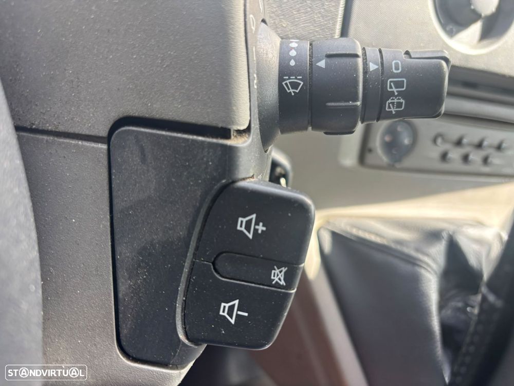 Renault Kangoo 1.5 dCI 86cv - 2 LUGARES - 24