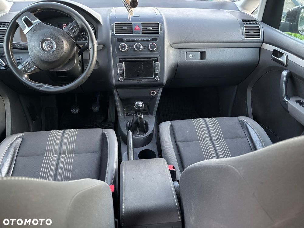 Volkswagen Touran 1.6 TDI DPF BlueMotion Technology MATCH - 13