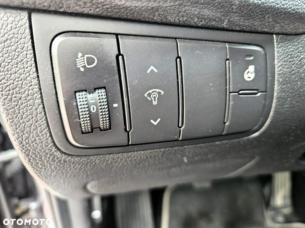 Kia Ceed 1.6 GDI ISG Dream-Team Edition - 23