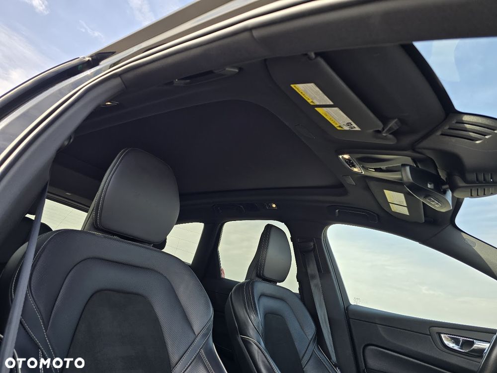 Volvo XC 60 T6 AWD Geartronic RDesign - 17