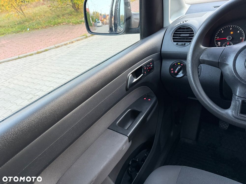Volkswagen Caddy 1.6 (7-Si.) Edition 30 - 32